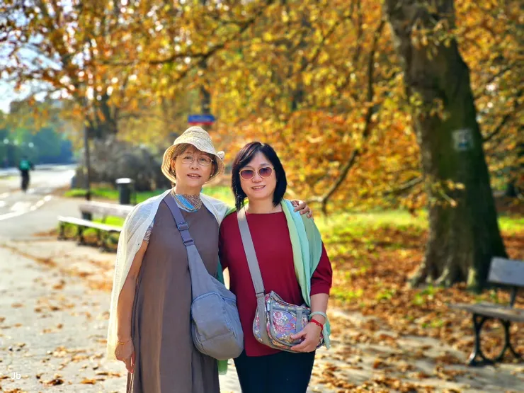 【偌大中央公園此刻像我們獨擁！表姊妹合照。】