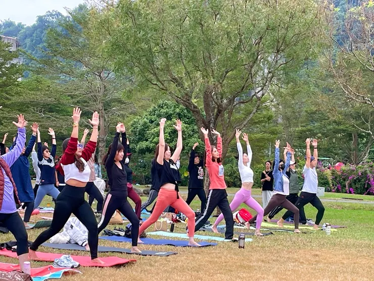 圖說:百人瑜伽獲得廣大迴響,許多人因此重新找回久違的身心安定,相約明年再來早起做瑜伽!(資料來源:旺萊山)