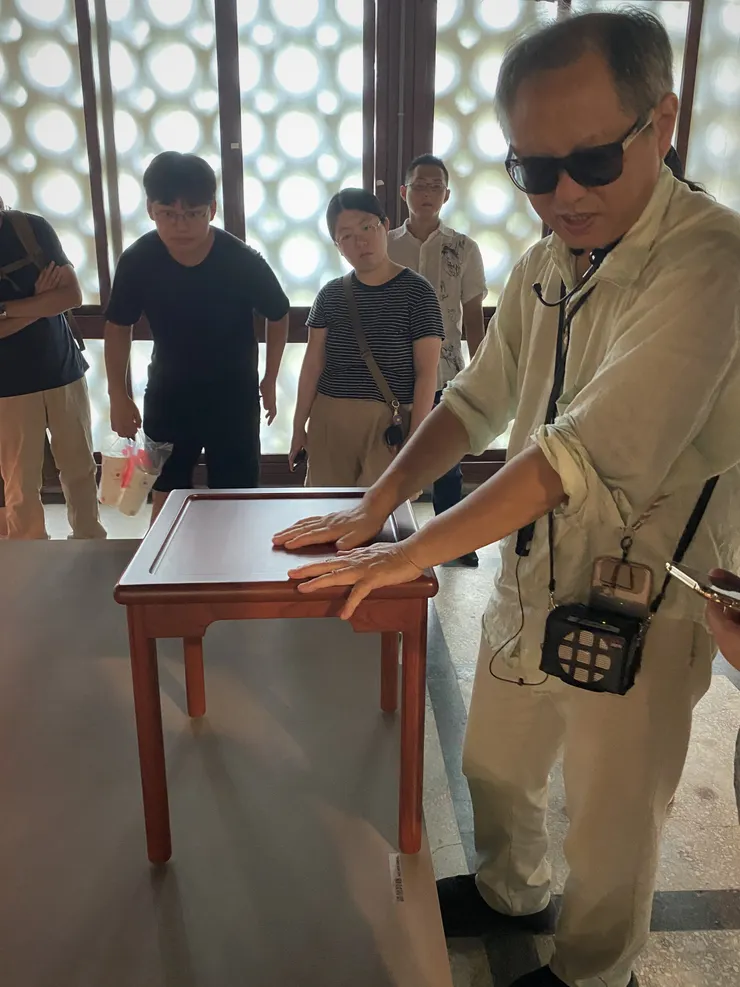 徐明松老師詳細解釋凳子的結構