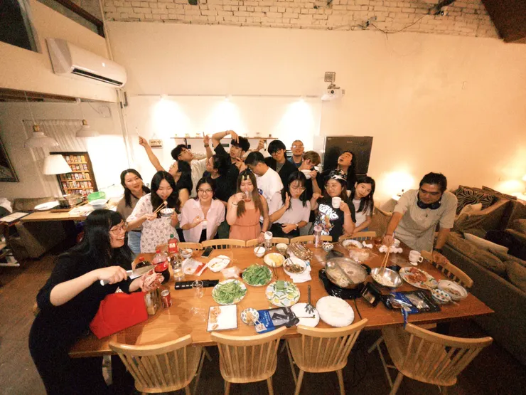 團隊曾在齊文藝室的三樓空間,舉辦火鍋派對!
