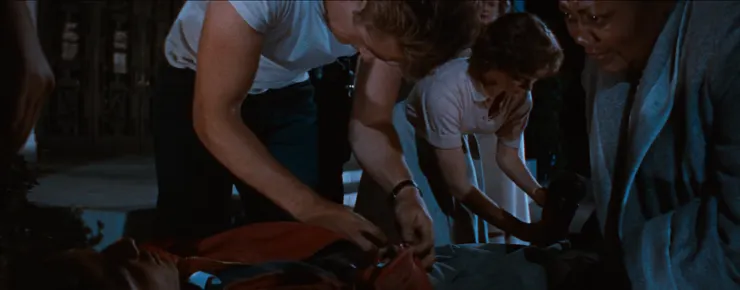 吉姆將自己的紅夾克給他穿上保暖似乎也間接暗示柏拉圖不用怕再擔心一個人了