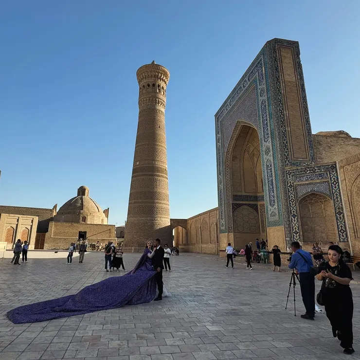 大喚拜塔廣場與拍婚紗