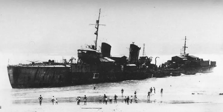 二戰後擱淺的神風號，1946年6月