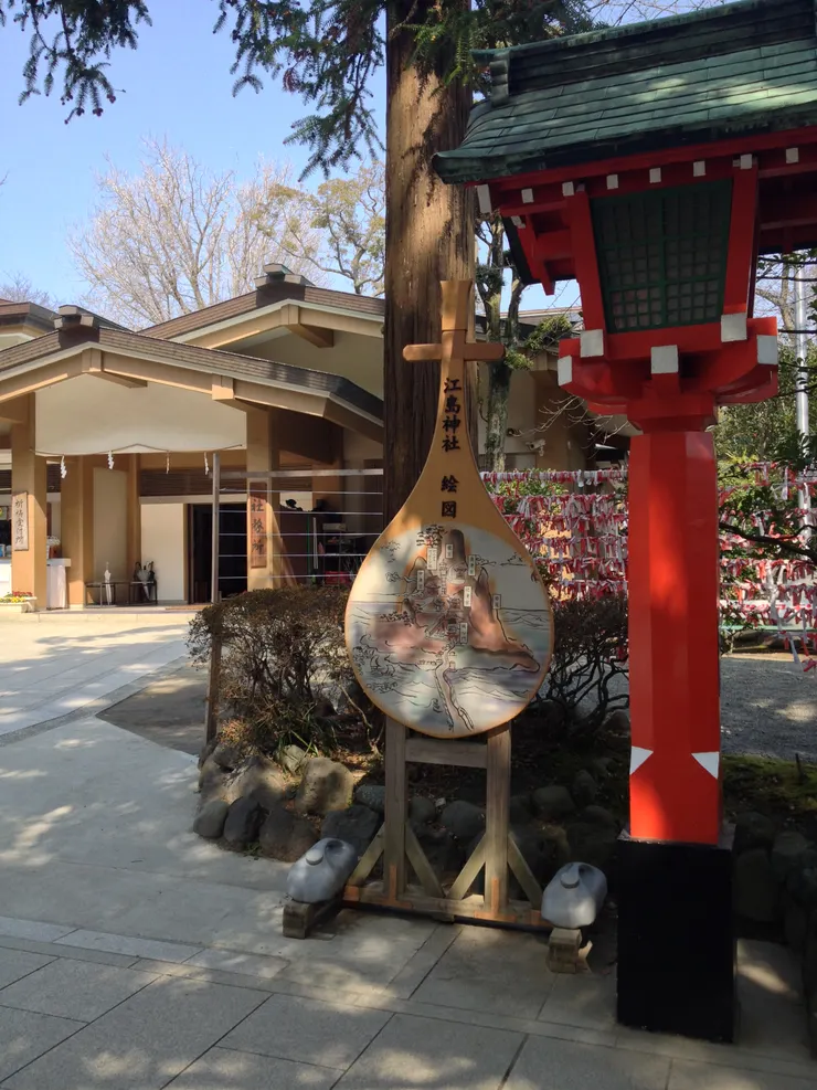 由於這裡供奉的是才藝之神，所以連地圖都是琵琶的樣式來呈現非常有特色