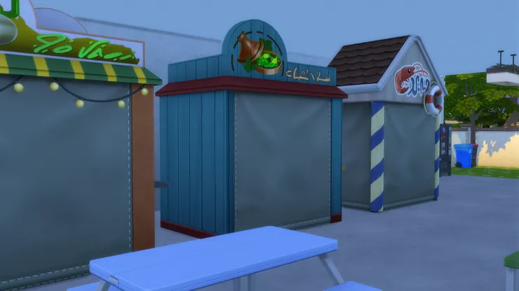 我非常懷念以前學校的小賣部，尤其是中學跟小學完全不同。小學的真的只賣零食，中學則有熟食，檔主極有心思！