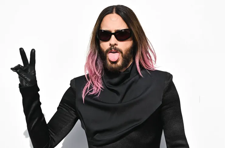 Alessandro Michele演員好友Jared Leto出現在GIVENCHY去年發表的2024春夏秀場中。