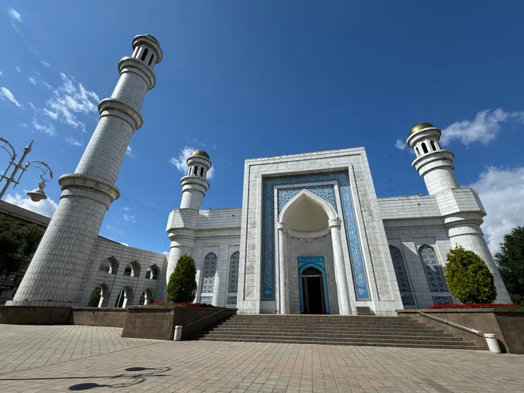 中央清真寺正面