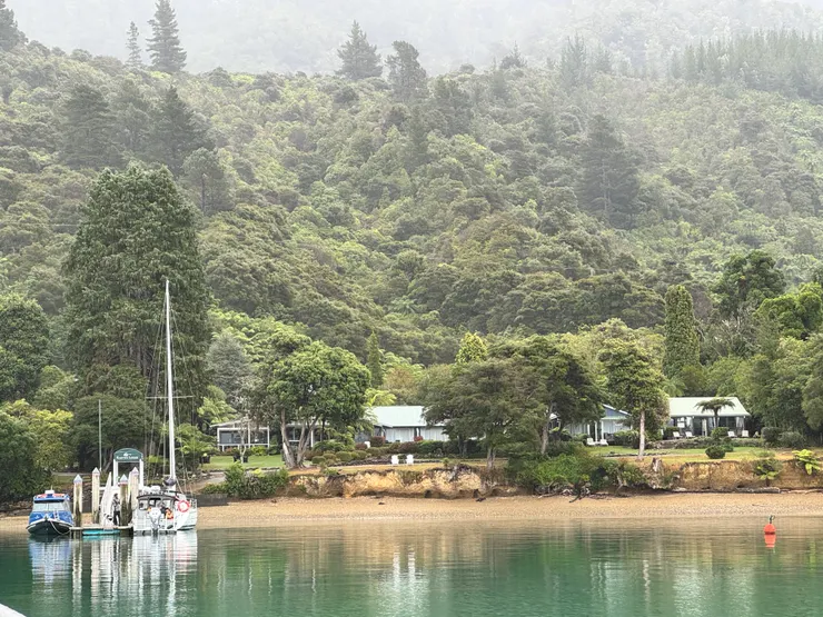 一片大霧的瑪爾堡峽灣