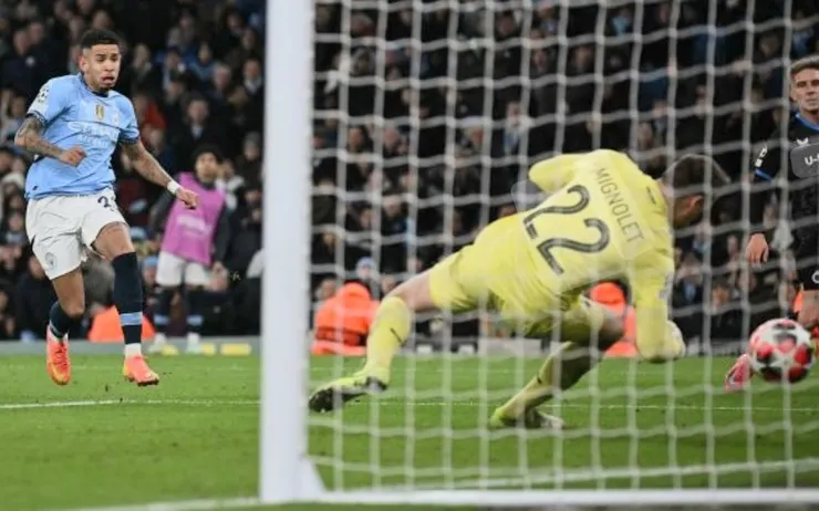 沙維奧抽射破網助曼城反勝3:1