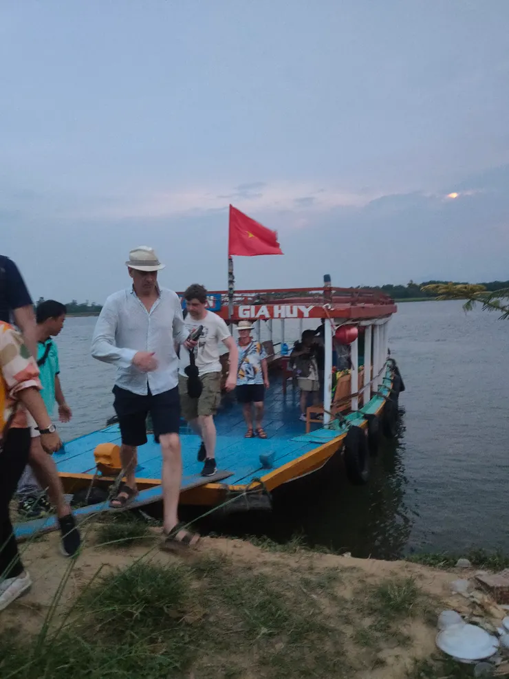 回程搭船回到會安