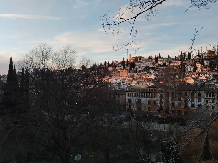 La Alhambra附近,夕陽下的格拉那達