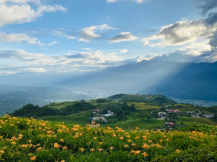 太陽光灑下的剎那實在好美