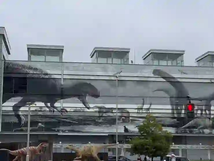 車站前的恐龍會動喔!