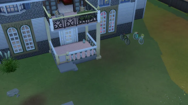 二樓有個小露台,在門口正上方。夜神妹妹會在這裏跟回家的人打招呼。