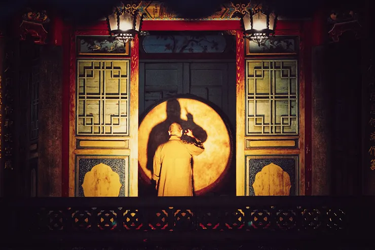 已成絕響的龍山寺獨木大鼓鼓聲(攝影：黃適上攝於2019年除夕夜)圖片來源：艋舺龍山寺官方FB