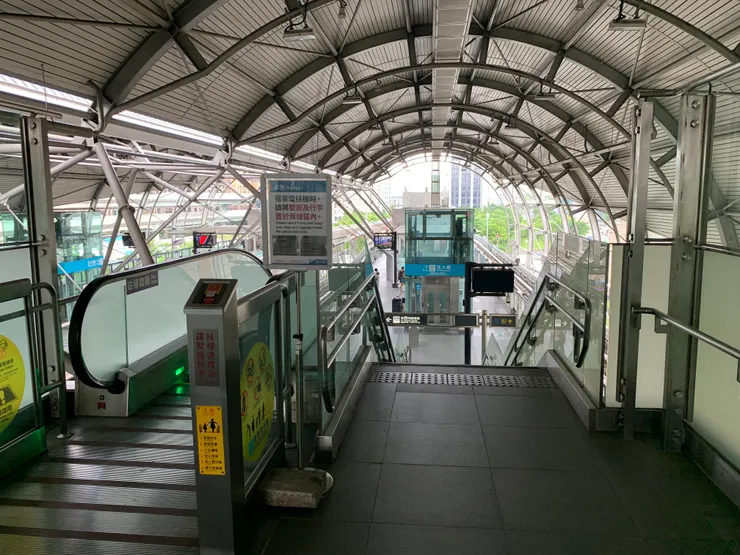 機場捷運的一隅