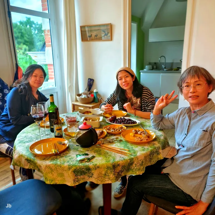 【晚餐當然回家自煮，澎湃好吃，開飯時還不到19：00，算是最正常的一天。】