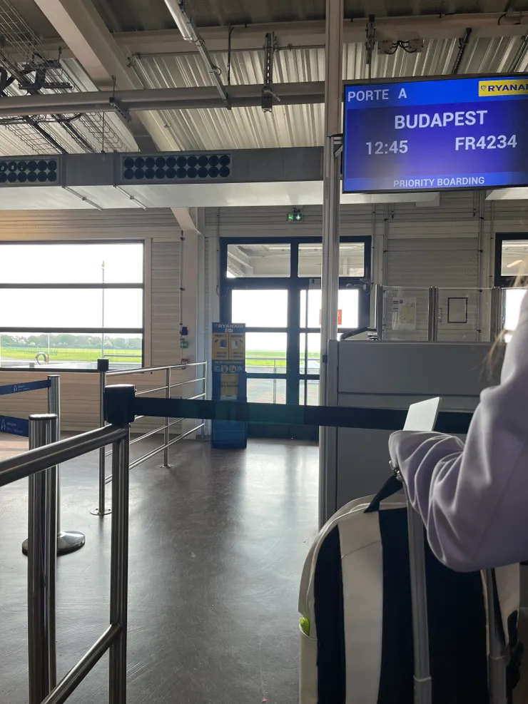 接著就是等待登機