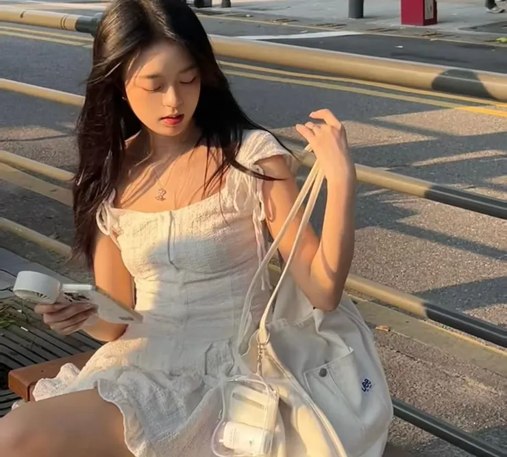 圖說：高係數防曬搭配紫外線感應瓶蓋，提醒你適時補擦不再忘！（圖／Aioriks）