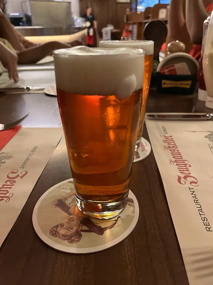 Zeughauskeller軍火庫餐廳吃晚餐