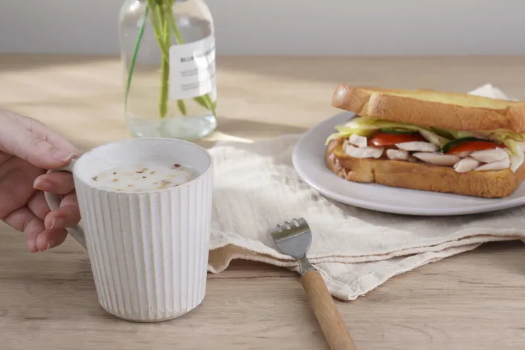 富含植物蛋白與膳食纖維的堅果飲，正成為填補營養缺口的輕盈新選擇。
