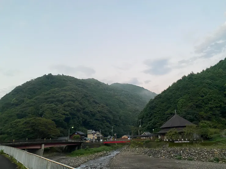 回到滝尻天色已經暗