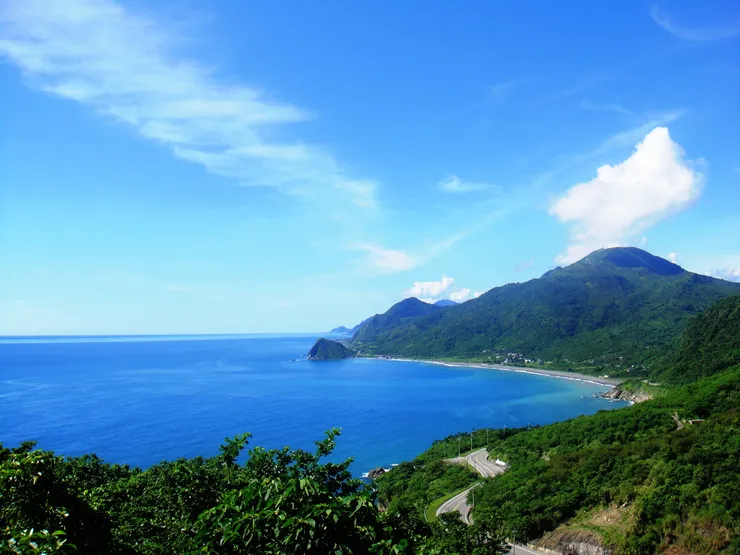 這是在2012年9月的時候，騎著機車經過時用相機拍下的芭崎瞭望台！