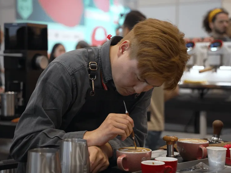 UCC團隊咖啡師林紹興代表台灣參加2023WCE世界盃拉花大賽。