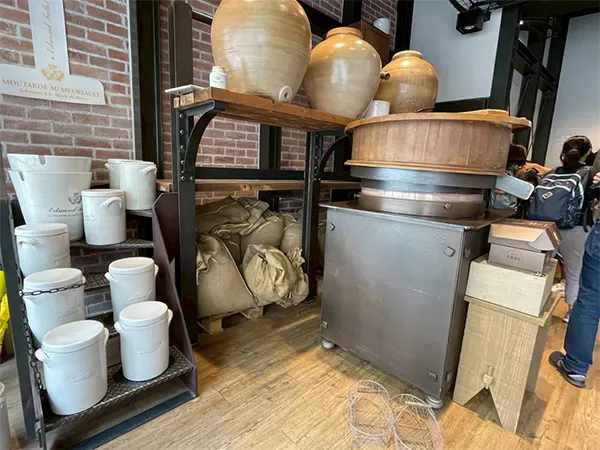 免費了解製成和試吃不同風味的黃芥末醬