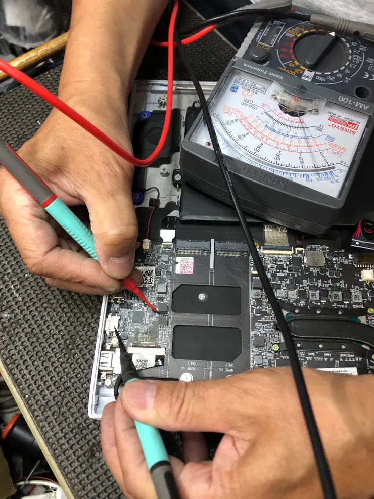 幾個區查完之後,老師傅心理大概有個底了。