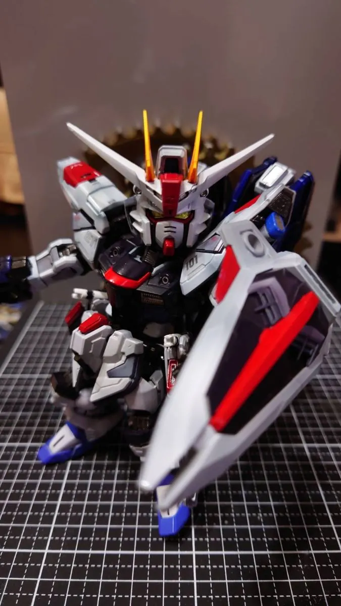 使用了MADWORK的蝕刻片作點綴，不用瞬間膠的感覺真不錯