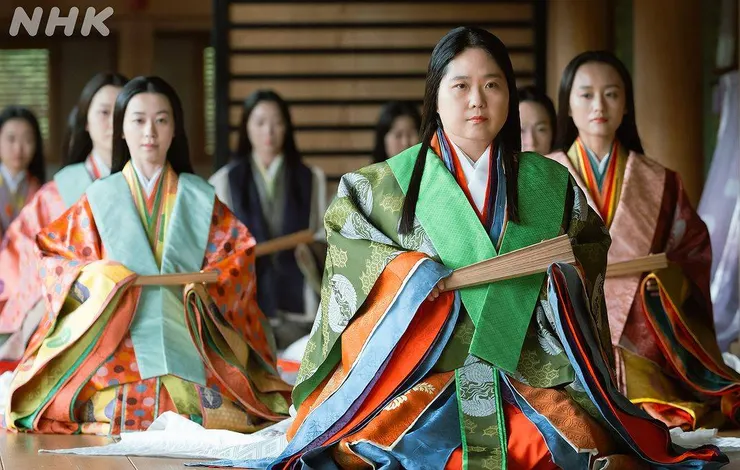 宮內的女侍們