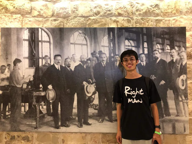 和愛因斯坦(Technion的開校元老)合影