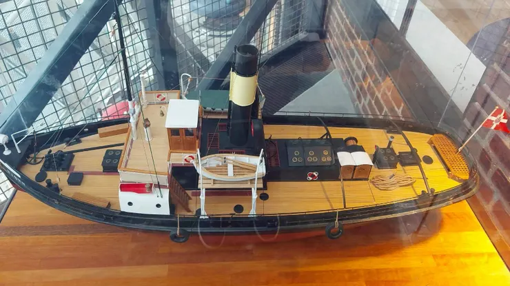 圖書館內海事文物展覽區