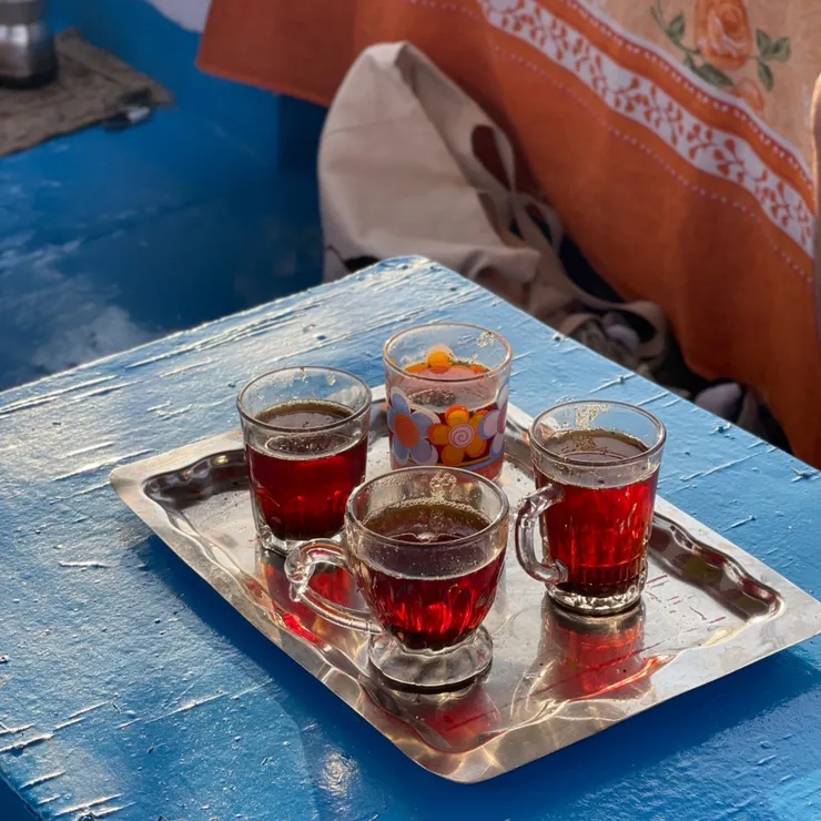 在三桅帆船(Felucca)上喝甜蜜蜜薄荷熱紅茶