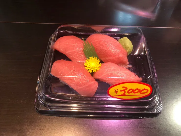 油花很美的生魚片