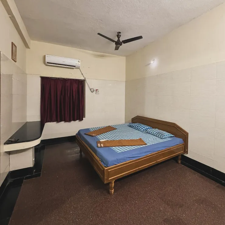 官方提供的住宿房，2晚共約2,020台幣