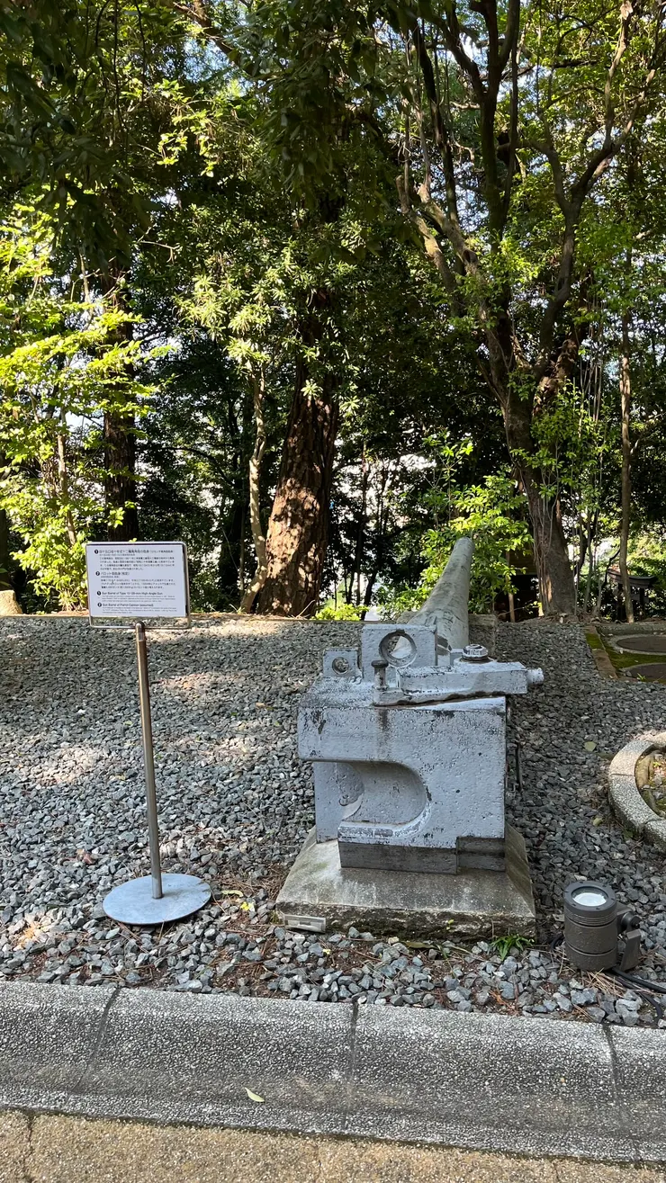 同樣呼應這邊的歷史背景。