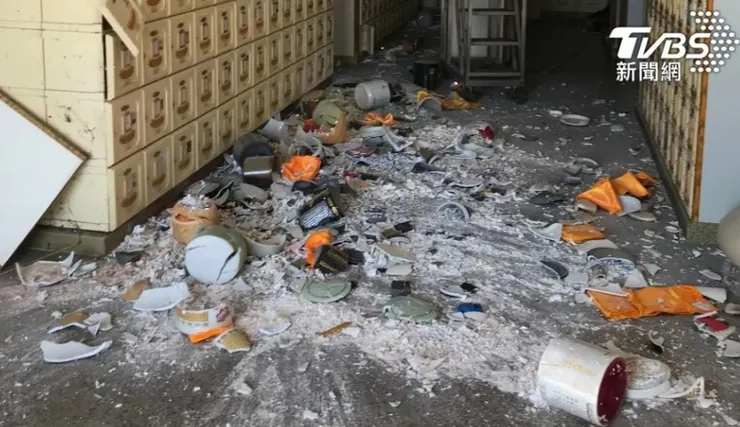 強震把花蓮納骨塔骨灰罐震碎一地