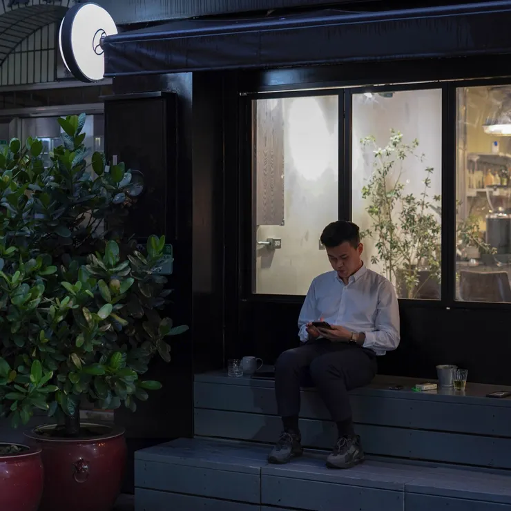 ▲上班族用咖啡續命。圖片來源@p.p_photo