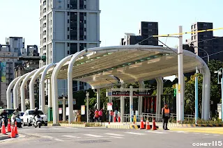 平面車站的標準站體，圖為濱海義山站