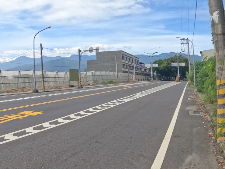 綠色隧道是台灣著名地標。