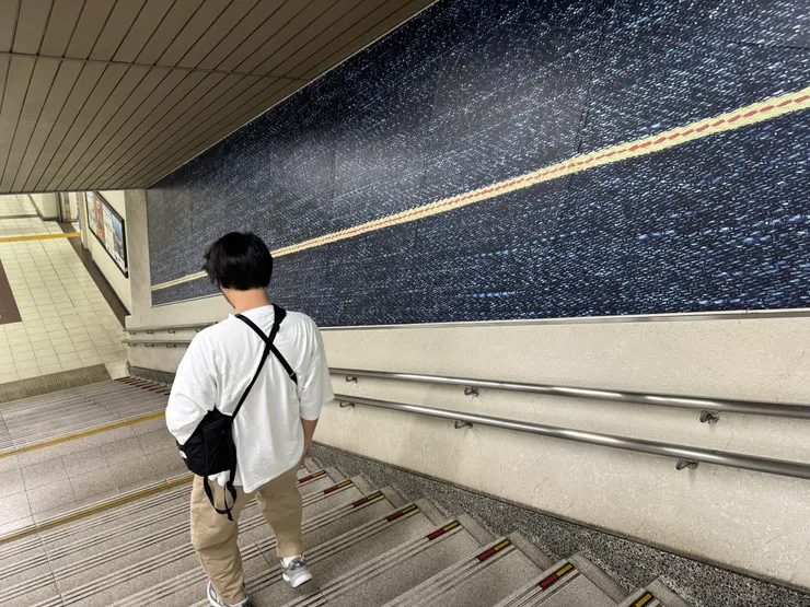 兒島車站的牛仔裝飾