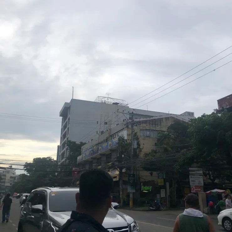 印象中這是從學校參觀完回去的路上