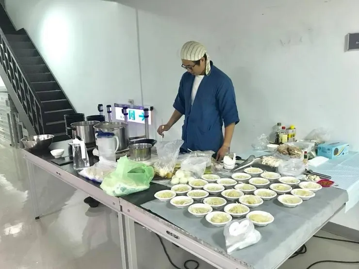 2018年在朋友舞台劇後台出外燴