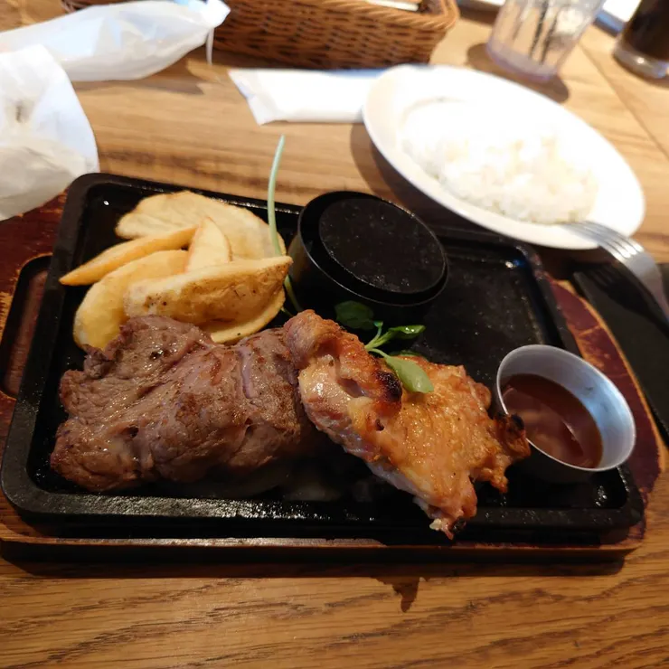 肩牛排＆雞排午餐