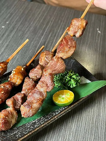 (板橋居酒屋)日鶴串燒居酒屋~2023新北耶誕城美食推薦!粒