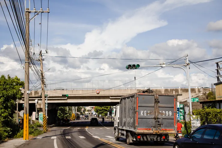 正上方國道一號為臺灣五條戰備跑道中的彰化段