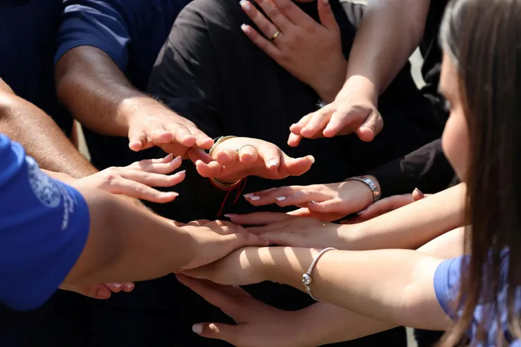 人並非單打獨鬥，而是活在彼此影響的網絡中