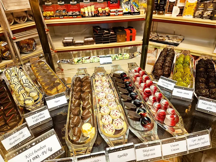 伴手禮的扣打外,也買了一些Stühmer巧克力在旅途中吃。